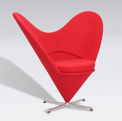Silla en forma de corazón tapizada tela durable con la base del eslabón giratorio para la sala de exposición